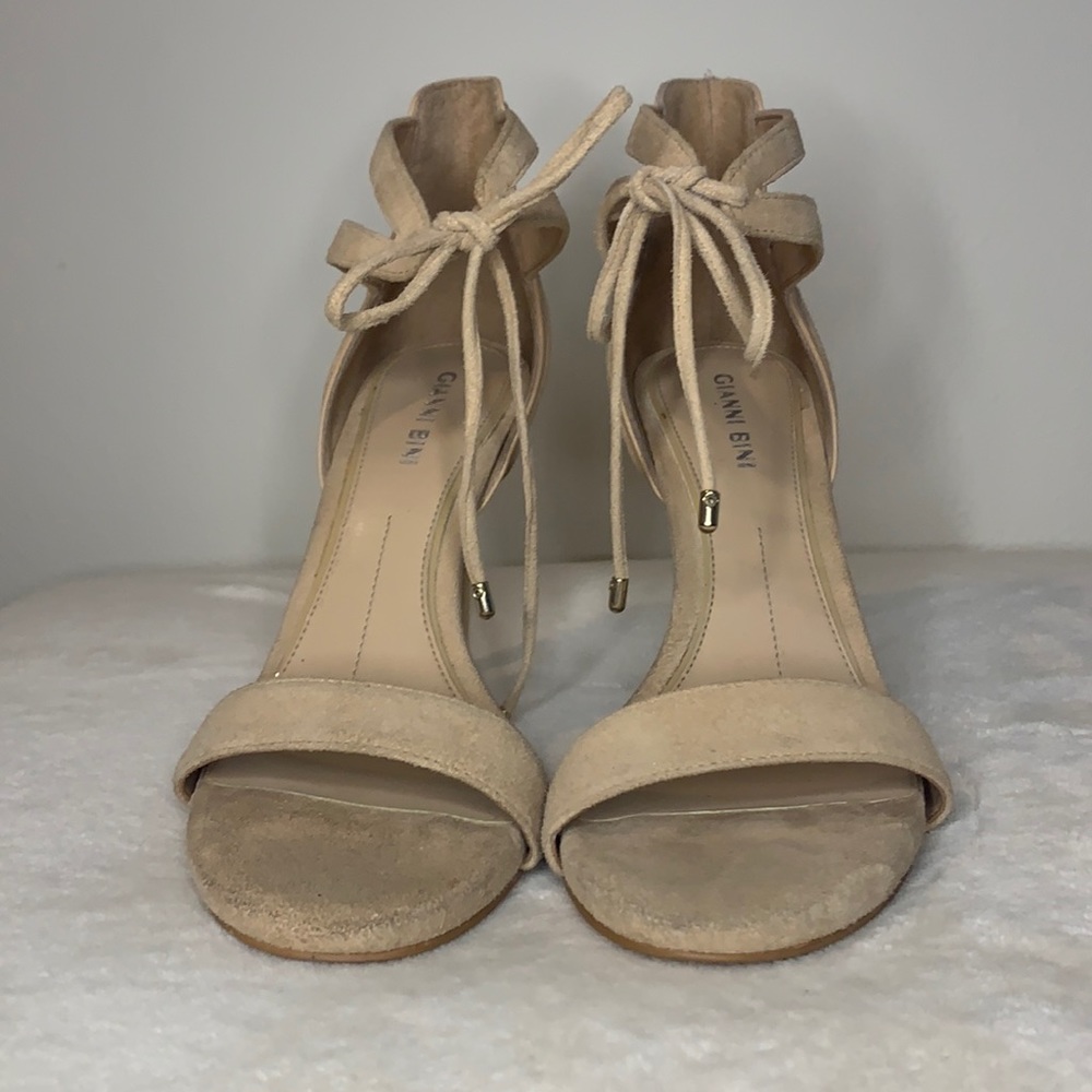 Gianni Bini Suede Nude Heels